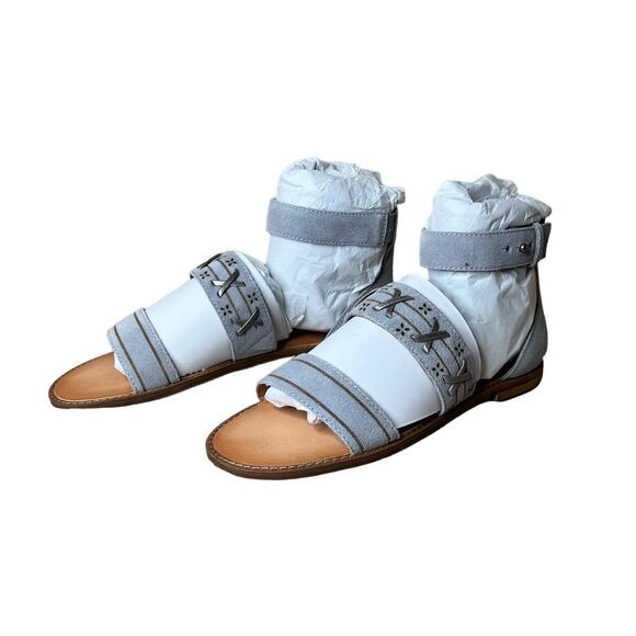 Frye Evie Whipstitch 2 Band Sandal in Ice Blue Sandals 9.5 NEW - Picture 1 of 5